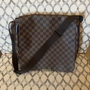 Louis Vuitton Messenger bag